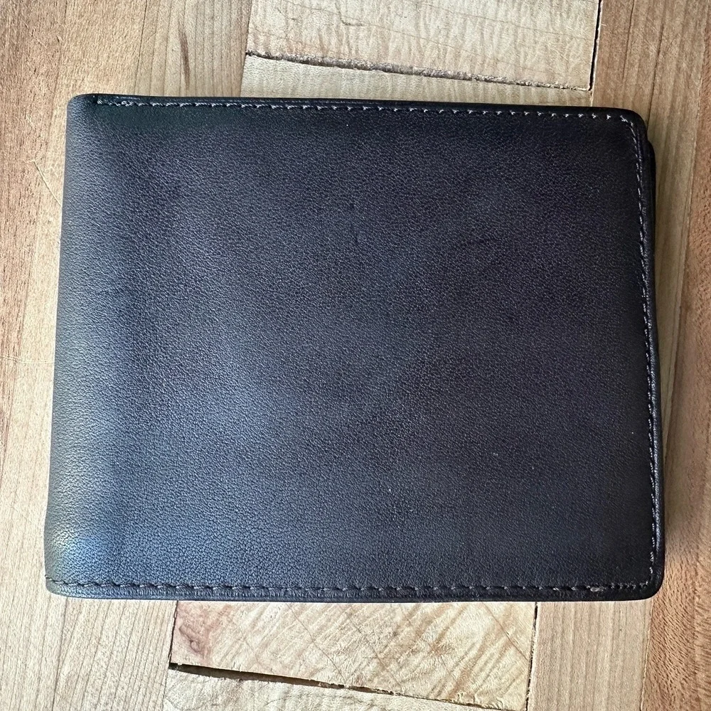 Vintage UMi Designs Genuine Leather Wallet Bi-Fold 4 Inch Card‎ Slots Brown NWOT